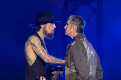 Jane's Addiction concert ended abruptly after Perry Farrell punched Dave Navarro